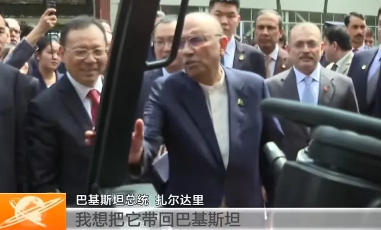 巴基斯坦总统点赞树根科技无人叉车